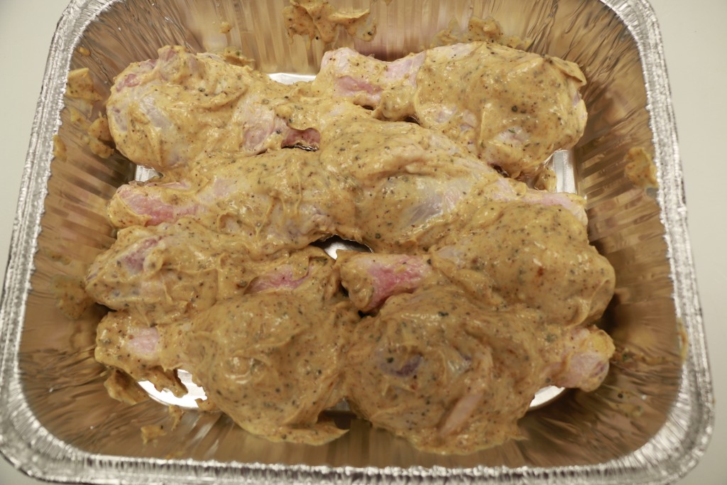 Drumsticks with mayonnaise and spices