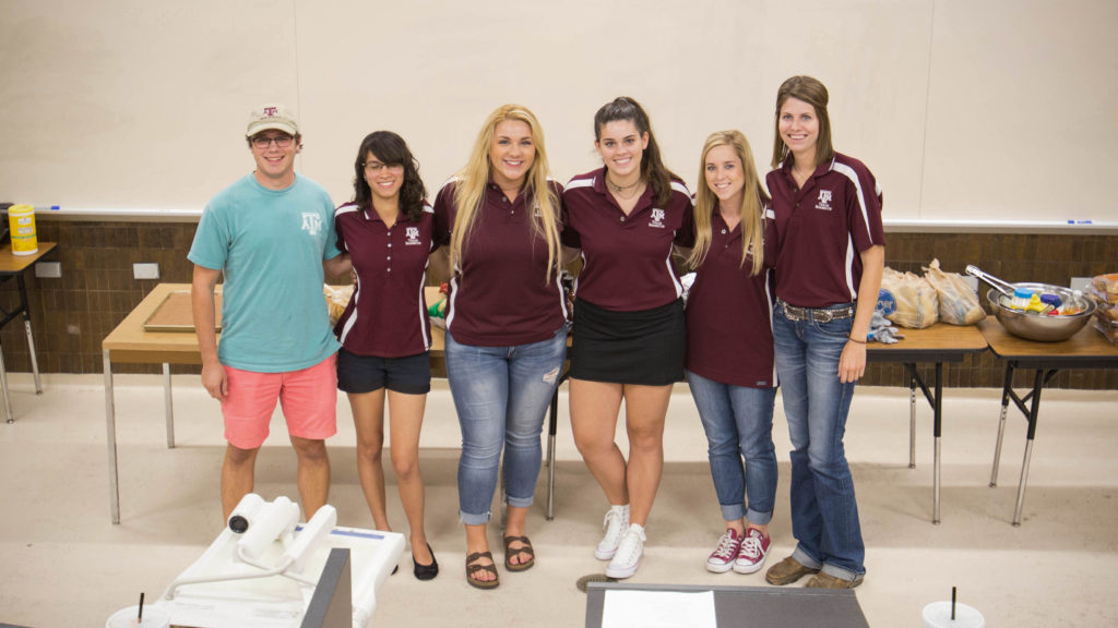 Snazzy Seniors, ANSC 117, Texas Barbecue, 2017 class