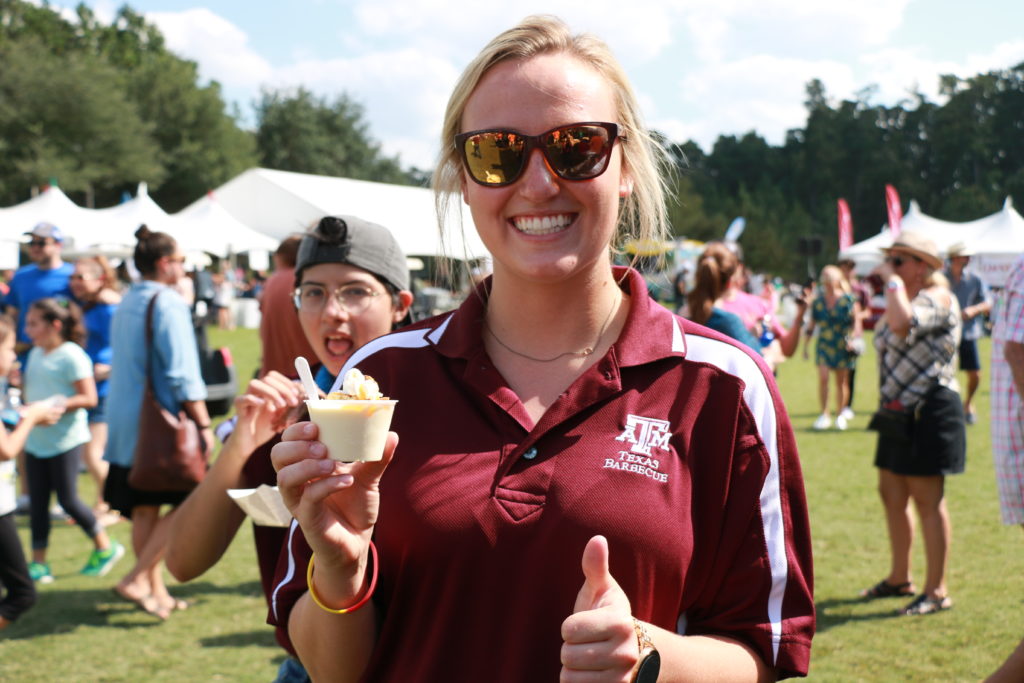 Devon sampling the banana pudding